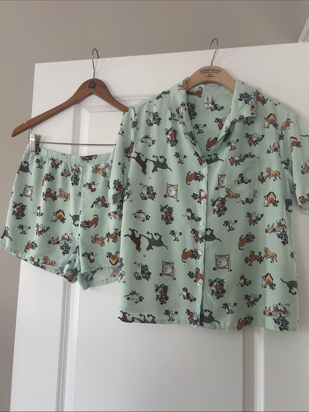 Ellen Degeneres Puppy Dog Print Sleep Set w MEASUREMENTS Sz Med. BUT RUNS SMALL